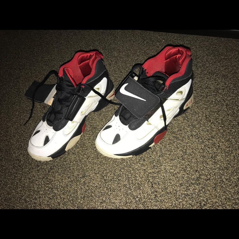 Woman nike diamond turfs